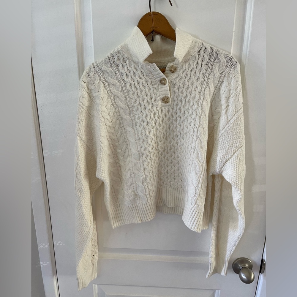 American Eagle cable knit sweater new with tags small
